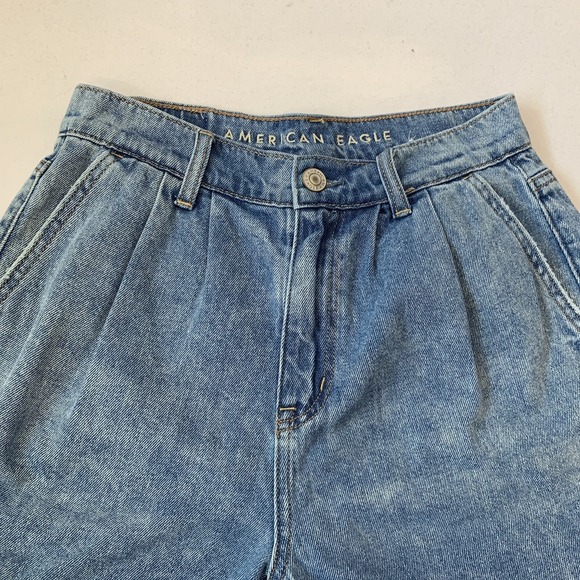 American Eagle Mom Short Woman 00 High‎ Rise Denim Blue Pleats Pockets  Beach - Picture 2 of 12